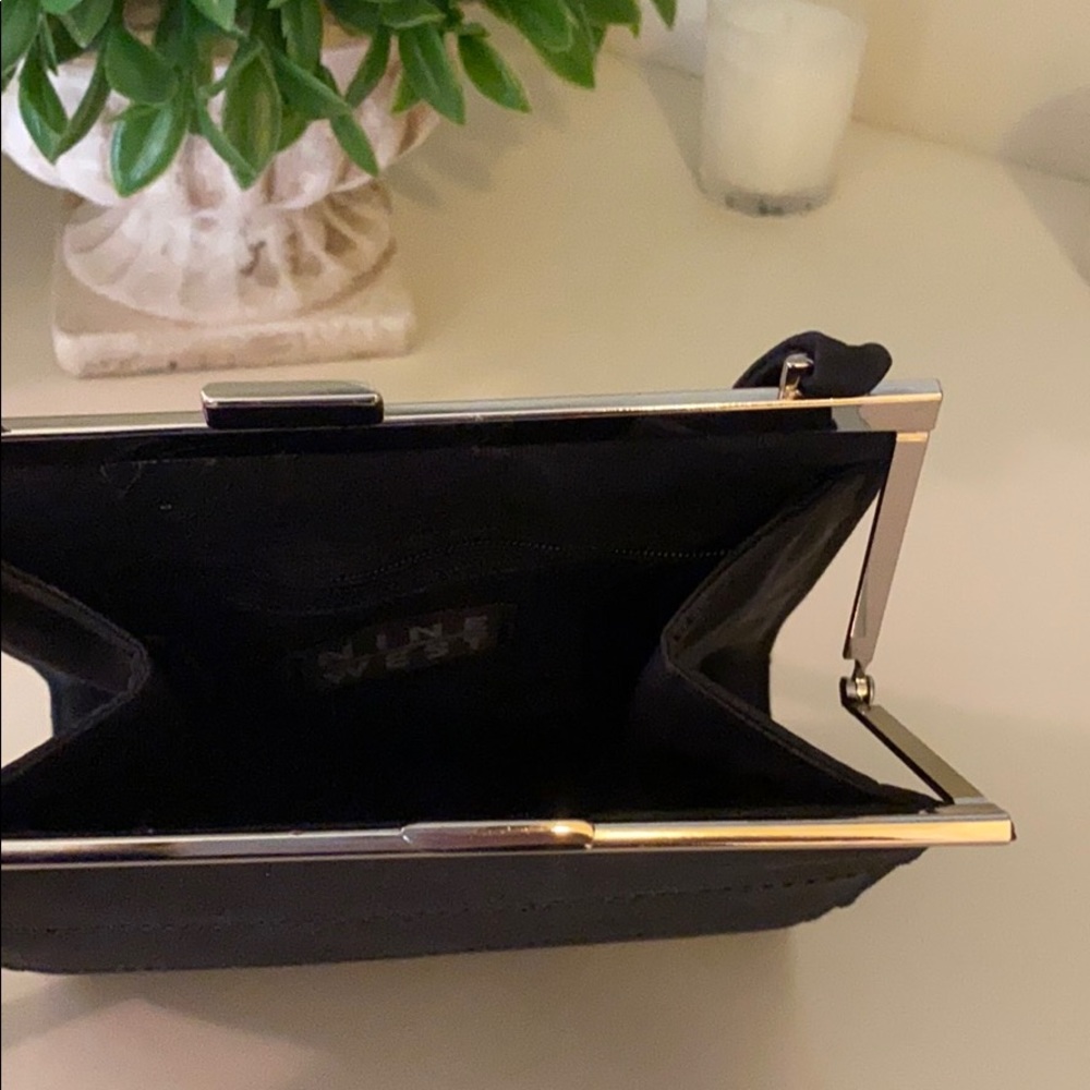 Black purse - Picture 4 of 4